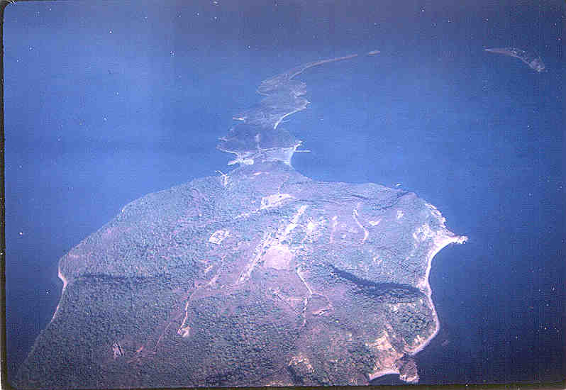 fromwest.jpg (36753 bytes)